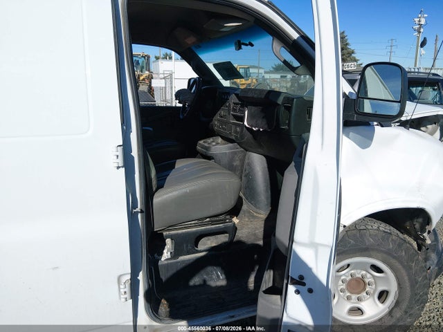 45560036 :رقم المزاد ، 1GCWGBFFXH1255953 vin ، 2017 Chevrolet Express 2500 1wt مزاد بيع