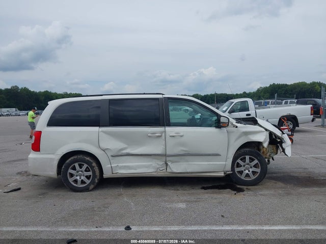 2011 Chrysler Town & Country Touring მანქანა იყიდება აუქციონზე, vin: 2A4RR5DG0BR649107, აუქციონის ნომერი: 45560089