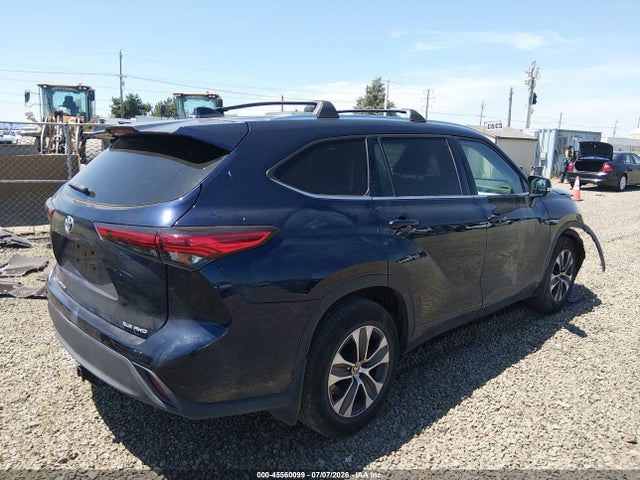 Toyota Highlander Xle 2021 5TDHZRBH7MS524846 Image 4