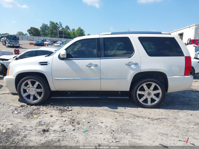 Продажа на аукционе авто 2010 Cadillac Escalade Luxury, vin: 1GYUKBEF2AR270536, номер лота: 45560280