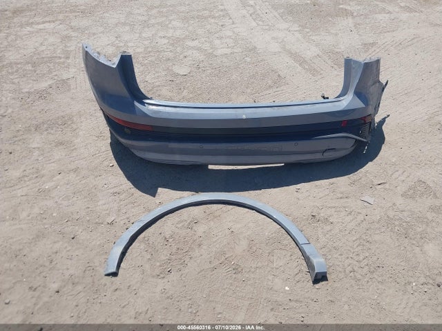 45560316 :رقم المزاد ، WA1BCBFZ3PP005917 vin ، 2023 Audi Q4 E-tron Premium Plus 40 Rwd مزاد بيع