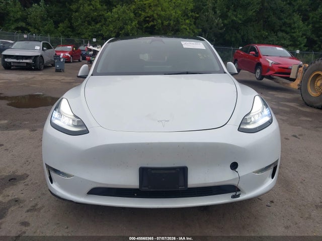 Продажа на аукционе авто 2023 Tesla Model Y Awd/long Range Dual Motor All-wheel Drive, vin: 7SAYGDEEXPA063483, номер лота: 45560365