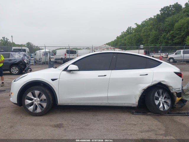 Продажа на аукционе авто 2023 Tesla Model Y Awd/long Range Dual Motor All-wheel Drive, vin: 7SAYGDEEXPA063483, номер лота: 45560365