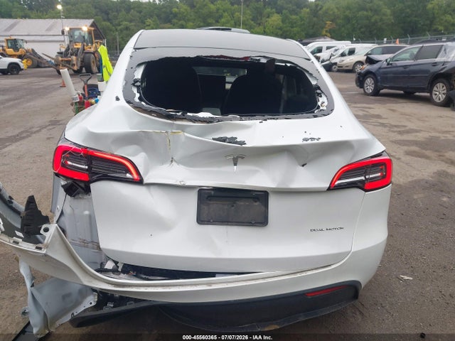 Продажа на аукционе авто 2023 Tesla Model Y Awd/long Range Dual Motor All-wheel Drive, vin: 7SAYGDEEXPA063483, номер лота: 45560365