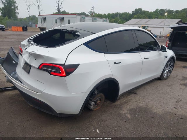 Продажа на аукционе авто 2023 Tesla Model Y Awd/long Range Dual Motor All-wheel Drive, vin: 7SAYGDEEXPA063483, номер лота: 45560365
