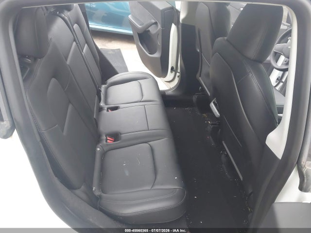 Продажа на аукционе авто 2023 Tesla Model Y Awd/long Range Dual Motor All-wheel Drive, vin: 7SAYGDEEXPA063483, номер лота: 45560365