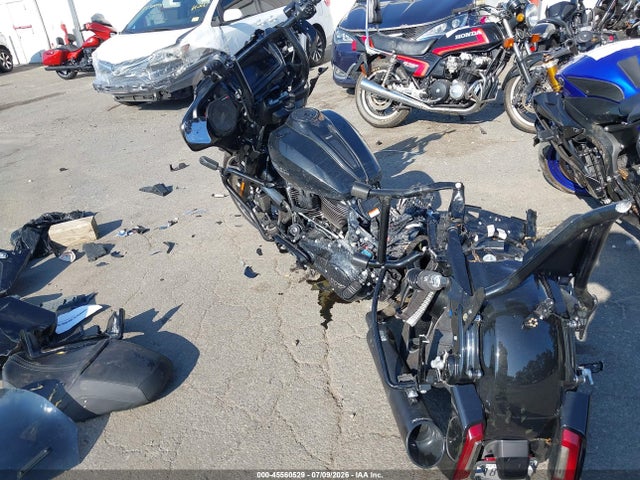 Harley-Davidson FLHX 2025 1HD1KB717SB620391 Image 3