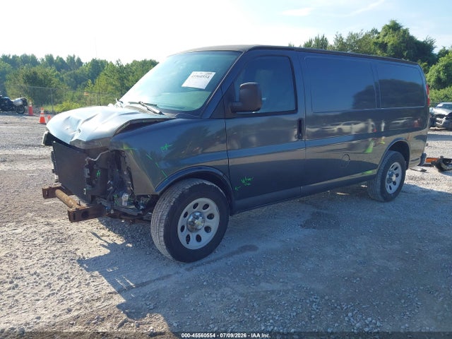 Chevrolet Express 1500 Work Van 2014 1GCSGAFX0E1110076 Image 2