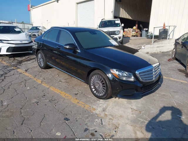 Продаж на аукціоні авто 2016 Mercedes-benz C 300 Luxury 4matic, vin: 55SWF4KB0GU129770, номер лоту: 45560562