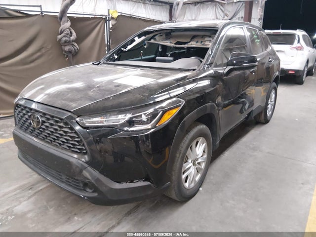 Toyota Corolla Cross Le 2023 7MUCAAAGXPV057671 Image 2