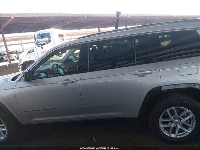 1C4RJJAG1P8901895 Jeep Grand Cherokee L Laredo 4x2