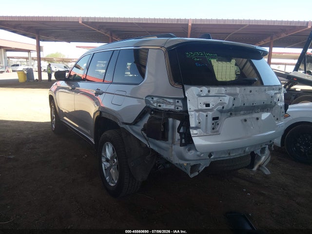 1C4RJJAG1P8901895 Jeep Grand Cherokee L Laredo 4x2