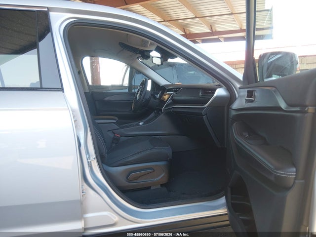 1C4RJJAG1P8901895 Jeep Grand Cherokee L Laredo 4x2