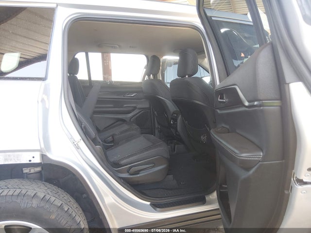 1C4RJJAG1P8901895 Jeep Grand Cherokee L Laredo 4x2