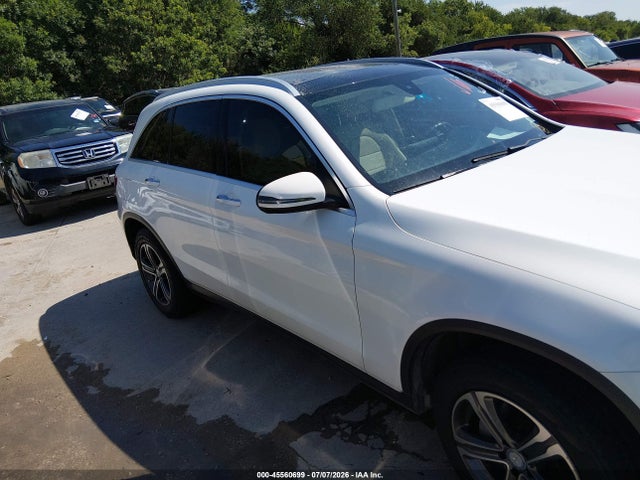 45560699 :رقم المزاد ، WDC0G4KB5HF184212 vin ، 2017 Mercedes-benz Glc 300 4matic مزاد بيع