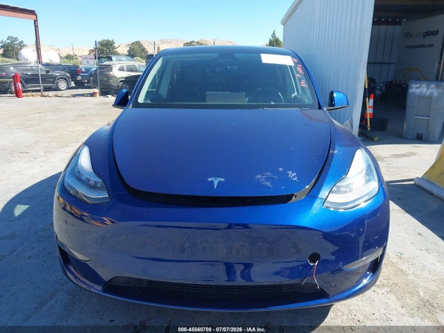 Продаж на аукціоні авто 2021 Tesla Model Y Long Range Dual Motor All-wheel Drive, vin: 5YJYGDEEXMF213782, номер лоту: 45560708