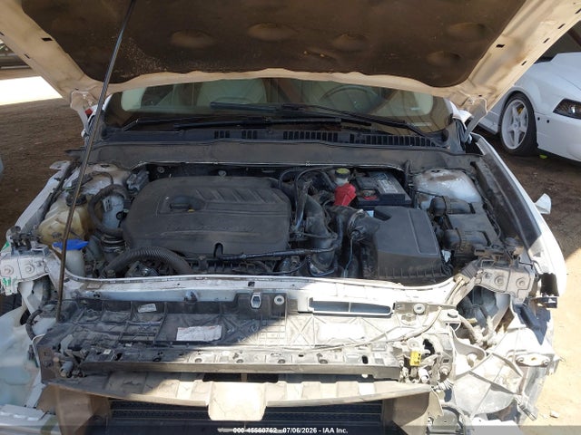 3FA6P0HD1FR257938 Ford FUSION SE