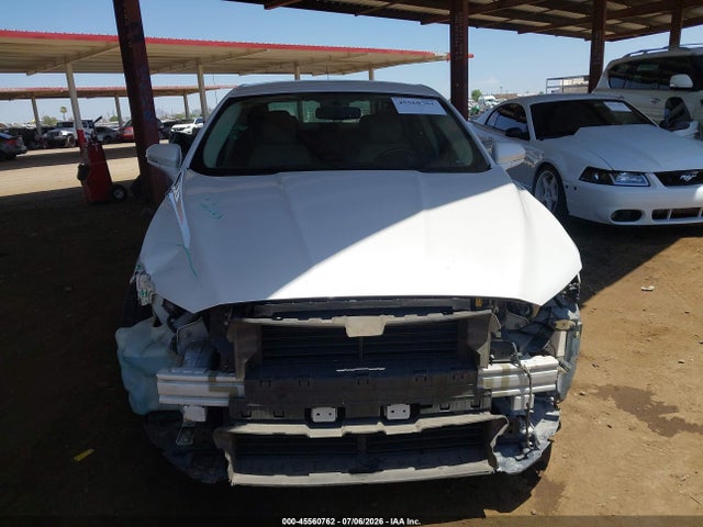 3FA6P0HD1FR257938 Ford FUSION SE