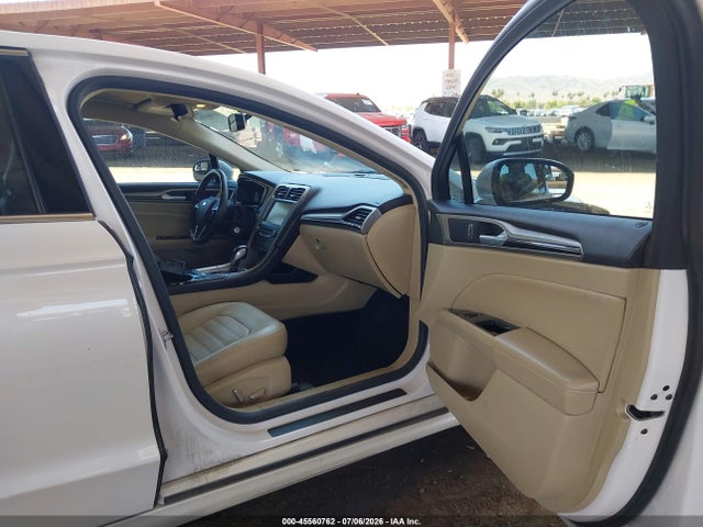 3FA6P0HD1FR257938 Ford FUSION SE