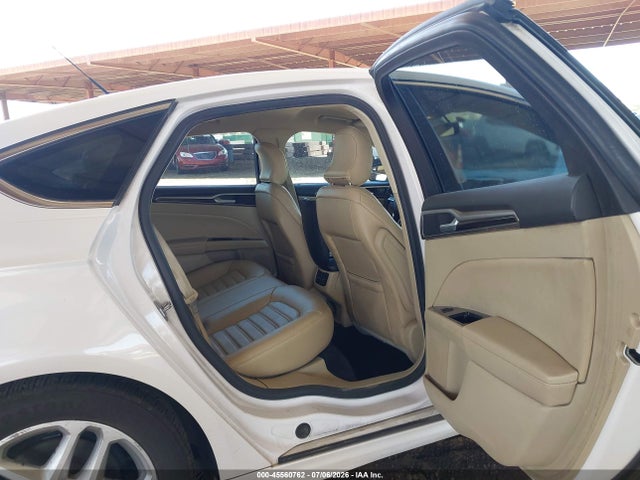 3FA6P0HD1FR257938 Ford FUSION SE