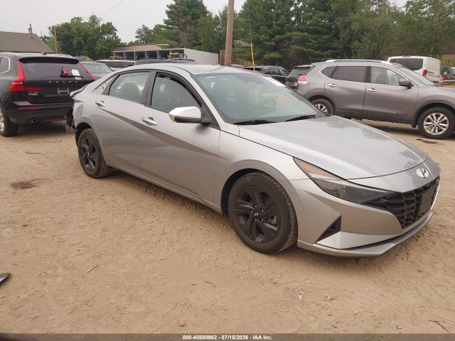 Продажа на аукционе авто 2022 Hyundai Elantra Sel, vin: 5NPLM4AG2NH072851, номер лота: 45560962