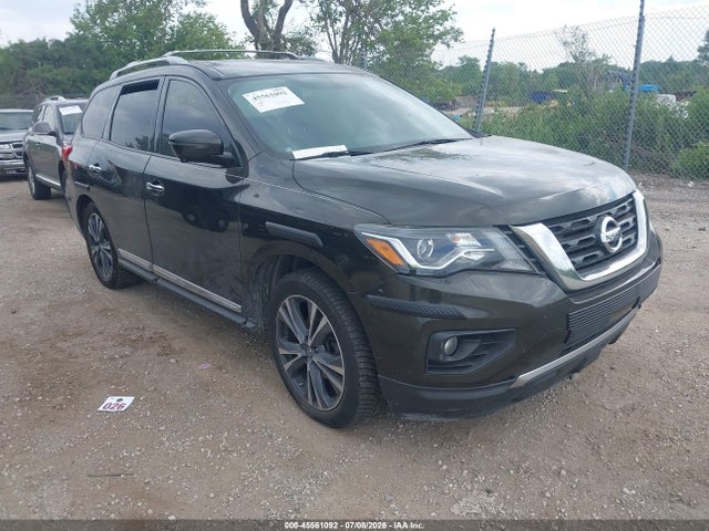 45561092 :رقم المزاد ، 5N1DR2MM1HC645682 vin ، 2017 Nissan Pathfinder Platinum مزاد بيع