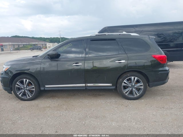 45561092 :رقم المزاد ، 5N1DR2MM1HC645682 vin ، 2017 Nissan Pathfinder Platinum مزاد بيع