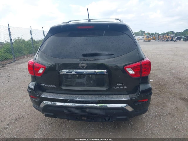 45561092 :رقم المزاد ، 5N1DR2MM1HC645682 vin ، 2017 Nissan Pathfinder Platinum مزاد بيع