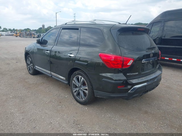45561092 :رقم المزاد ، 5N1DR2MM1HC645682 vin ، 2017 Nissan Pathfinder Platinum مزاد بيع