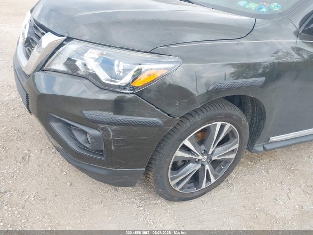 45561092 :رقم المزاد ، 5N1DR2MM1HC645682 vin ، 2017 Nissan Pathfinder Platinum مزاد بيع
