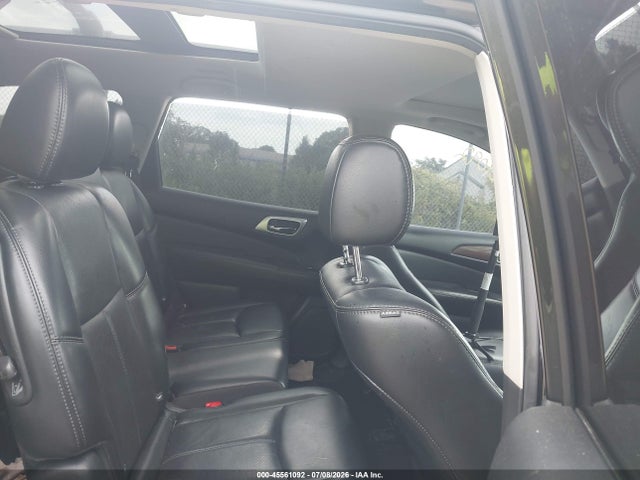45561092 :رقم المزاد ، 5N1DR2MM1HC645682 vin ، 2017 Nissan Pathfinder Platinum مزاد بيع
