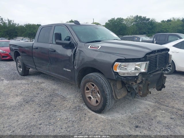 45561259 :رقم المزاد ، 3C6UR4HLXNG100758 vin ، 2022 Ram 2500 Tradesman  4x2 8' Box مزاد بيع