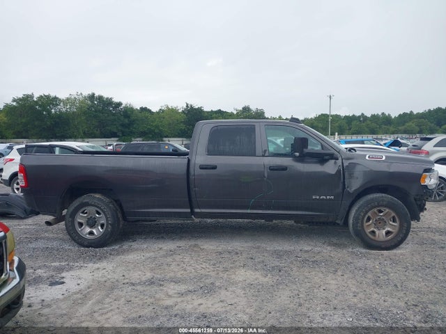 45561259 :رقم المزاد ، 3C6UR4HLXNG100758 vin ، 2022 Ram 2500 Tradesman  4x2 8' Box مزاد بيع