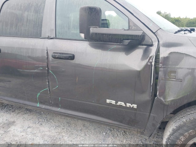 45561259 :رقم المزاد ، 3C6UR4HLXNG100758 vin ، 2022 Ram 2500 Tradesman  4x2 8' Box مزاد بيع