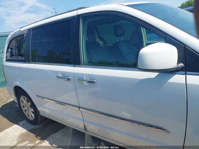 45561337 :رقم المزاد ، 2C4RC1BG0GR253429 vin ، 2016 Chrysler Town & Country Touring مزاد بيع