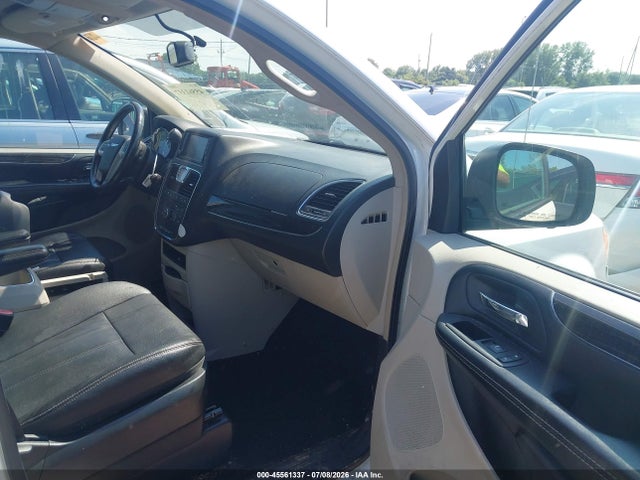 45561337 :رقم المزاد ، 2C4RC1BG0GR253429 vin ، 2016 Chrysler Town & Country Touring مزاد بيع