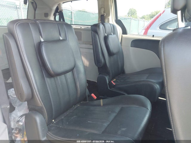 45561337 :رقم المزاد ، 2C4RC1BG0GR253429 vin ، 2016 Chrysler Town & Country Touring مزاد بيع