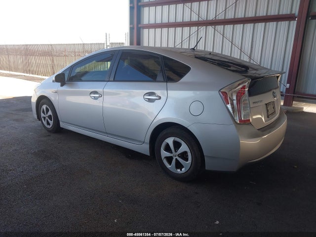 Toyota Prius Two 2015 JTDKN3DUXF1931049 Image 3
