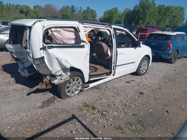 45561356 :رقم المزاد ، 2C4RC1BG3ER326130 vin ، 2014 Chrysler Town & Country Touring مزاد بيع