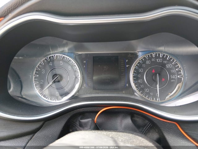 45561368 :رقم المزاد ، 1C3CCCAB2FN593477 vin ، 2015 Chrysler 200 Limited مزاد بيع