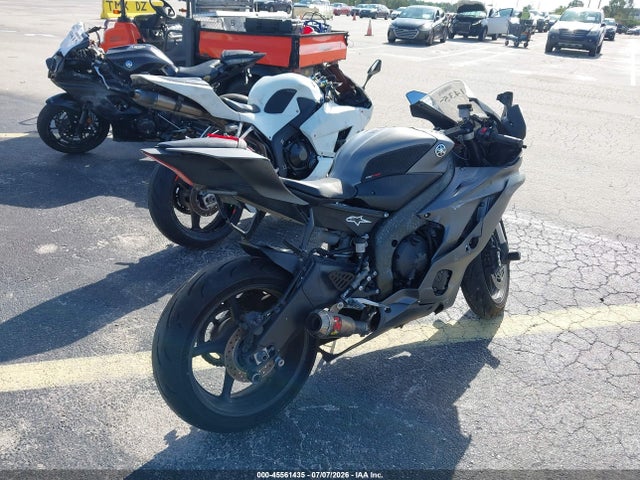 Yamaha YZFR6 2018 JYARJ28EXJA002863 Image 4