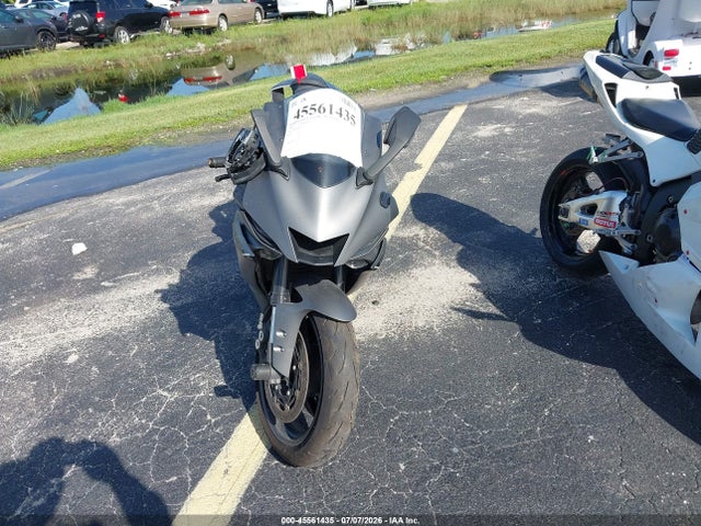 Yamaha YZFR6 2018 JYARJ28EXJA002863 Image 5