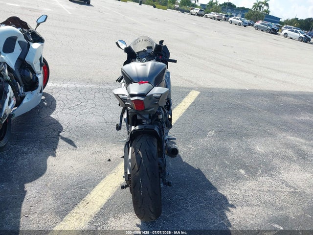 Yamaha YZFR6 2018 JYARJ28EXJA002863 Image 6