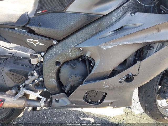 Yamaha YZFR6 2018 JYARJ28EXJA002863 Image 8