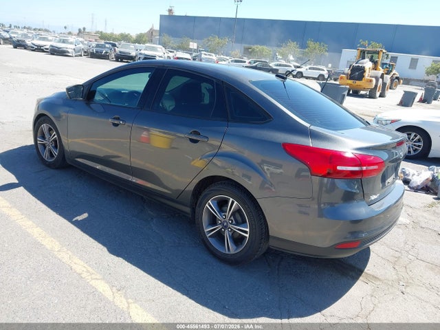 Ford FOCUS SE 2018 1FADP3F21JL288088 Image 3