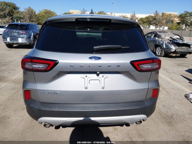 1FMCU0GNXPUA73748 Ford Escape Active