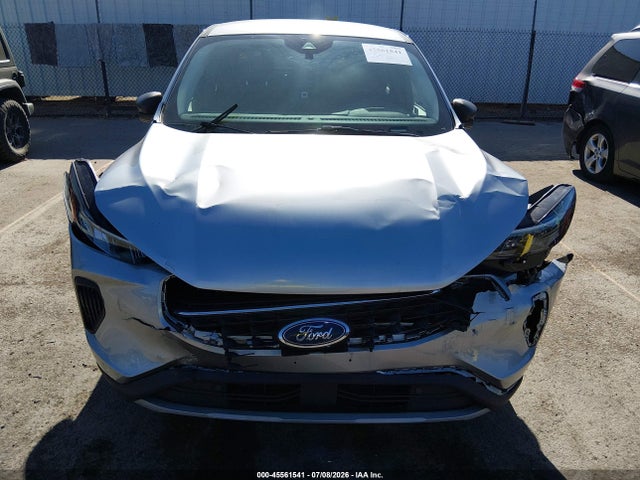 1FMCU0GNXPUA73748 Ford Escape Active