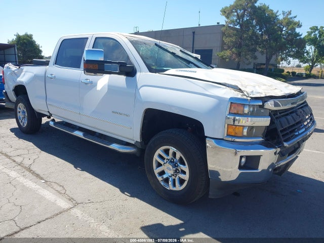 2016 1GC1KWE82GF265672 main image