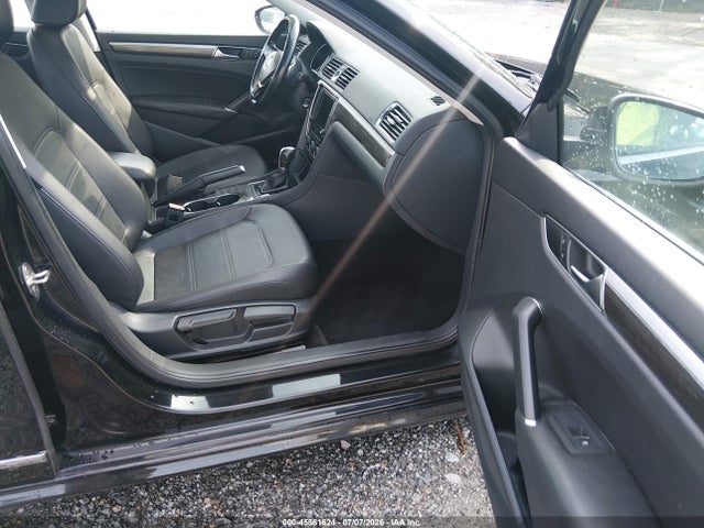 2016 Volkswagen Passat 1.8t Se მანქანა იყიდება აუქციონზე, vin: 1VWBT7A38GC029656, აუქციონის ნომერი: 45561624