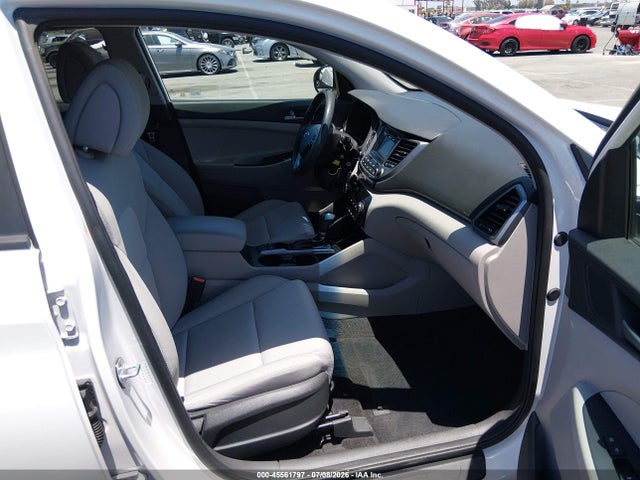 Продажа на аукционе авто 2017 Hyundai Tucson Se, vin: KM8J3CA49HU446565, номер лота: 45561797